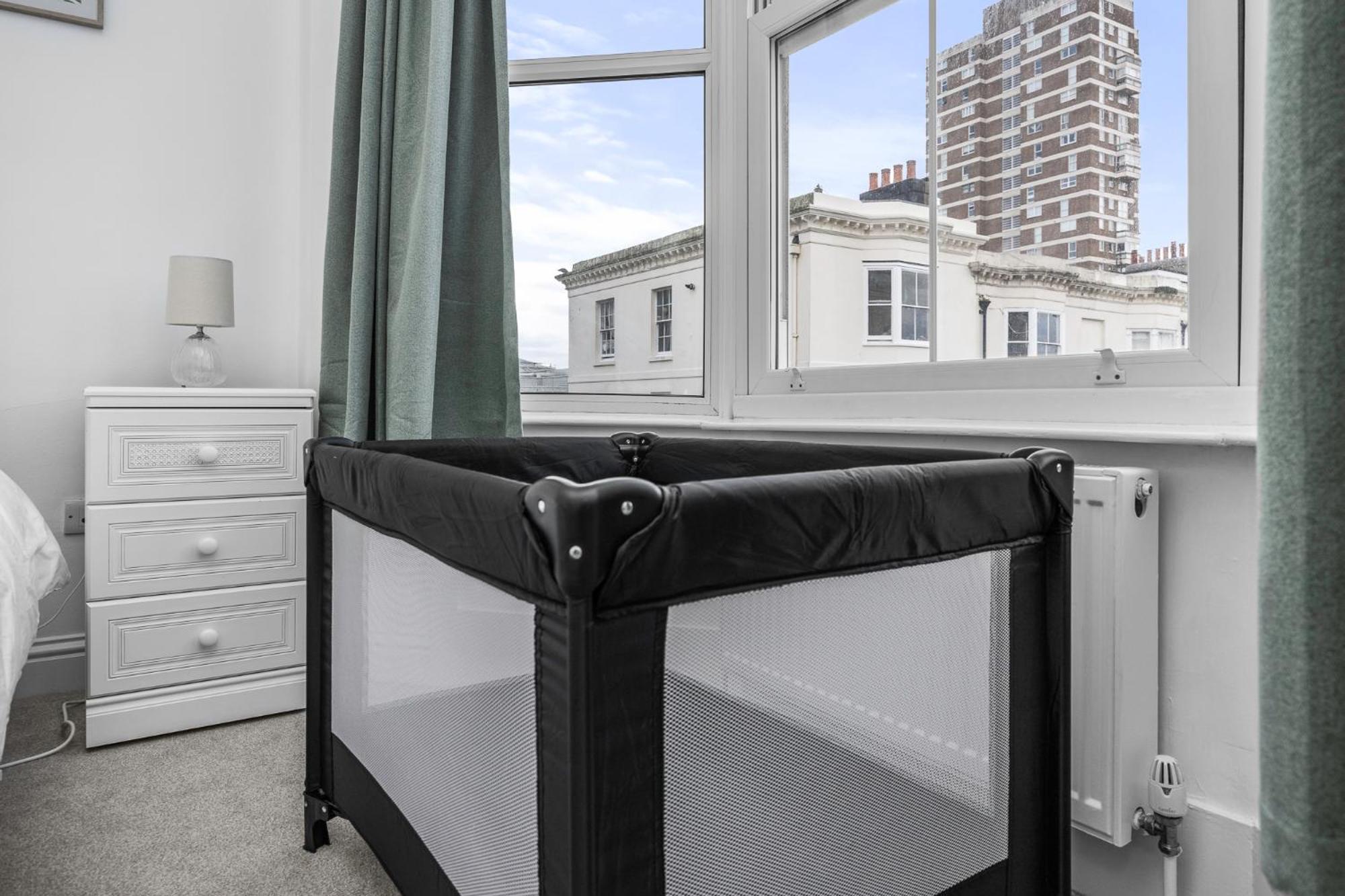 2 Bedroom Flat - With King Sized Beds, Netflix And Sky - Perfect For Contractors, Vacation Guests Or Those Relocating Okręg wyborczy Hove Zewnętrze zdjęcie