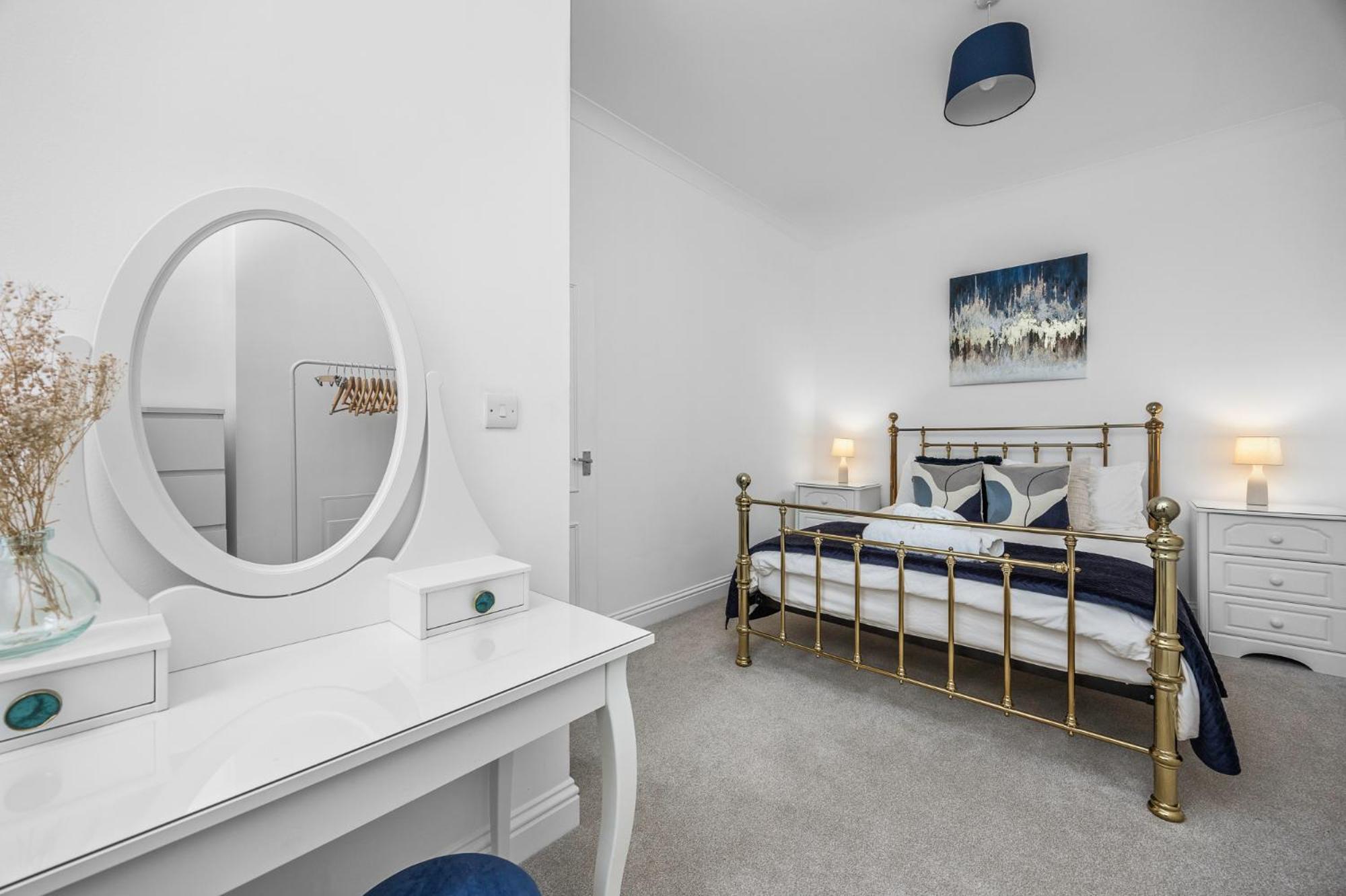 2 Bedroom Flat - With King Sized Beds, Netflix And Sky - Perfect For Contractors, Vacation Guests Or Those Relocating Okręg wyborczy Hove Zewnętrze zdjęcie